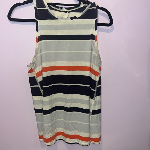 Lululemon striped All Tied up  tank no tags approx size‎ 6
Stamped LIKE NEW - Picture 1 of 9